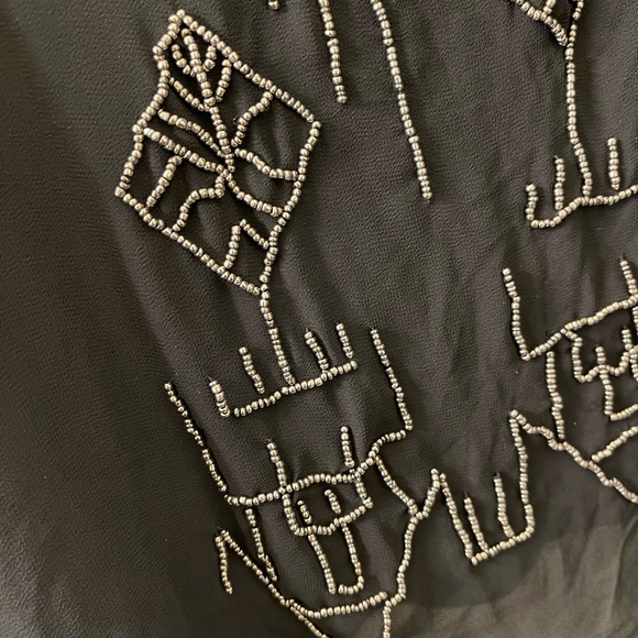 Black top whit bead design - Picture 2 of 3